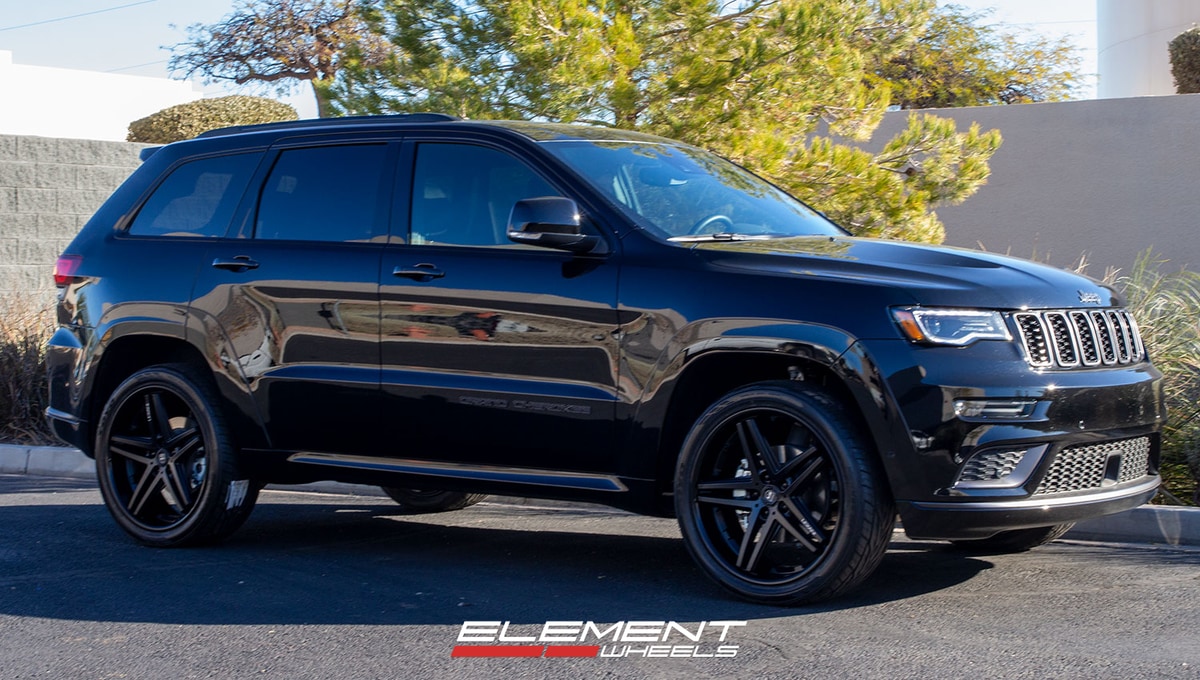 22 inch Lexani Ekko Satin Black w/ Gloss Black Lip on a 2020 Jeep Grand Cherokee