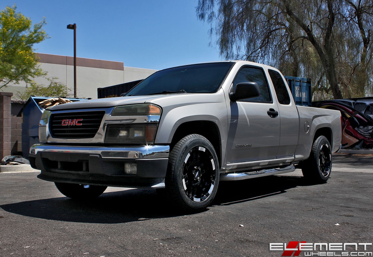 18x9 Moto Metal MO951 Black on a 2004 GMC Canyon w/ specs