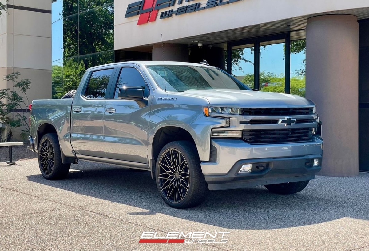 24 Inch Niche Calabria in Matte Black Machined Dark Tint on a 2019 Chevrolet Silverado 1500
