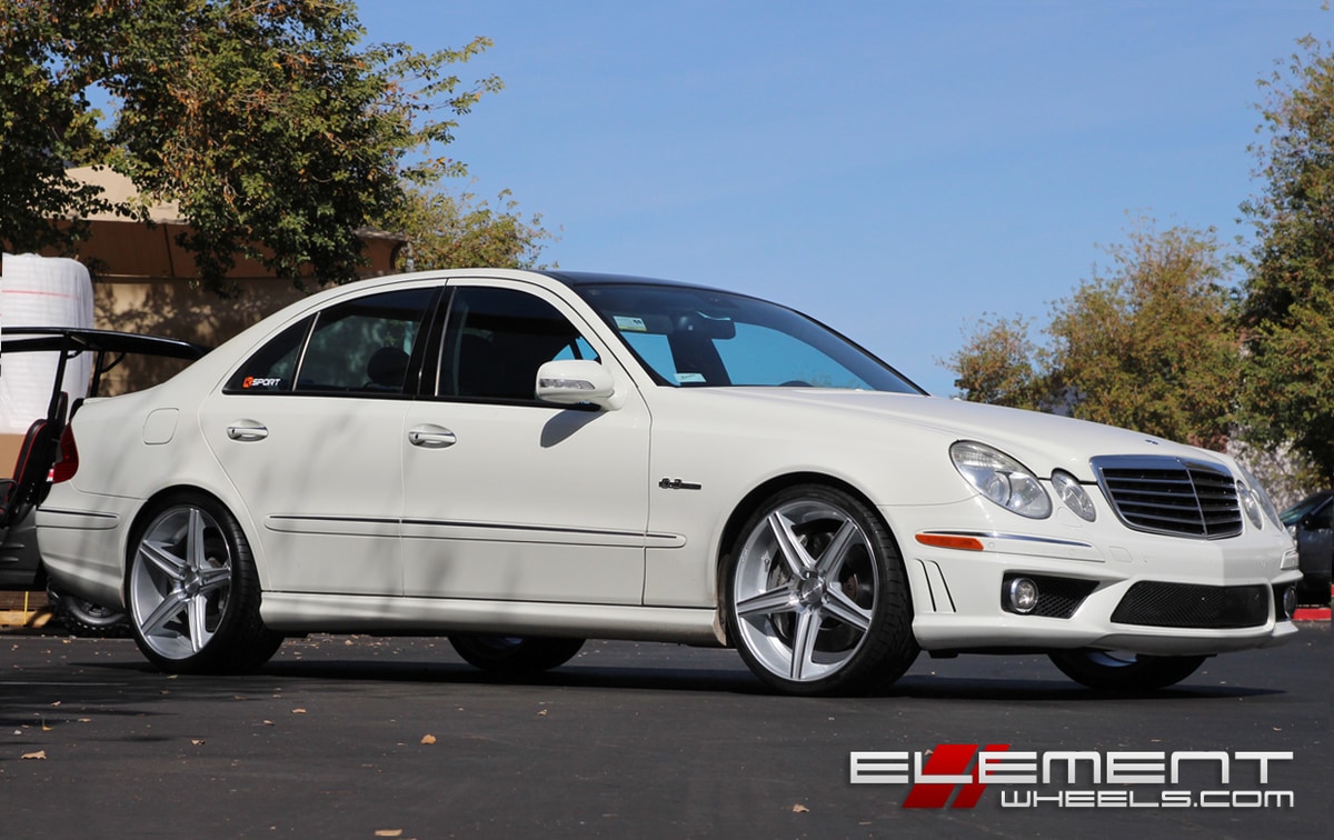 Niche Apex on a 08 Mercedes E63 w/ Specs