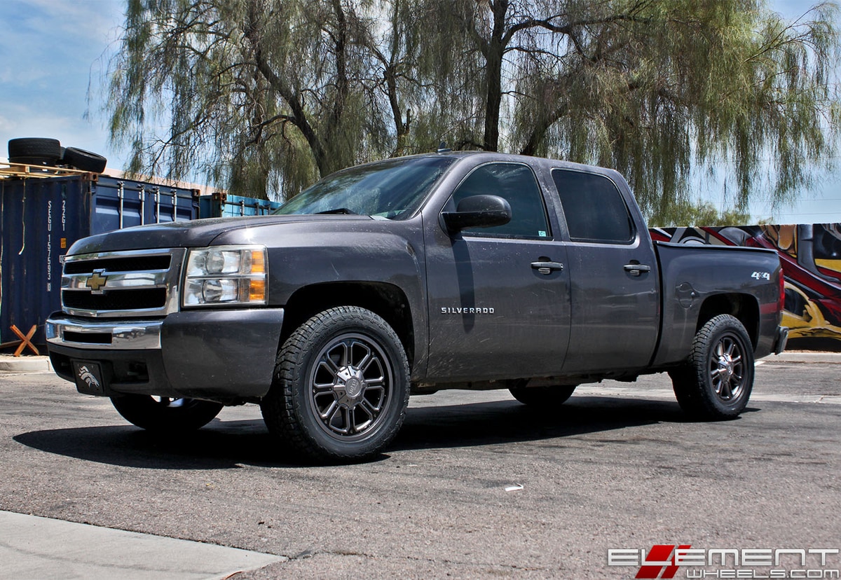 20x9 Moto Metal MO984 Matte Gray w/ Gloss Black Inserts on a 2010 Chevy Silverado 1500 w/ Specs