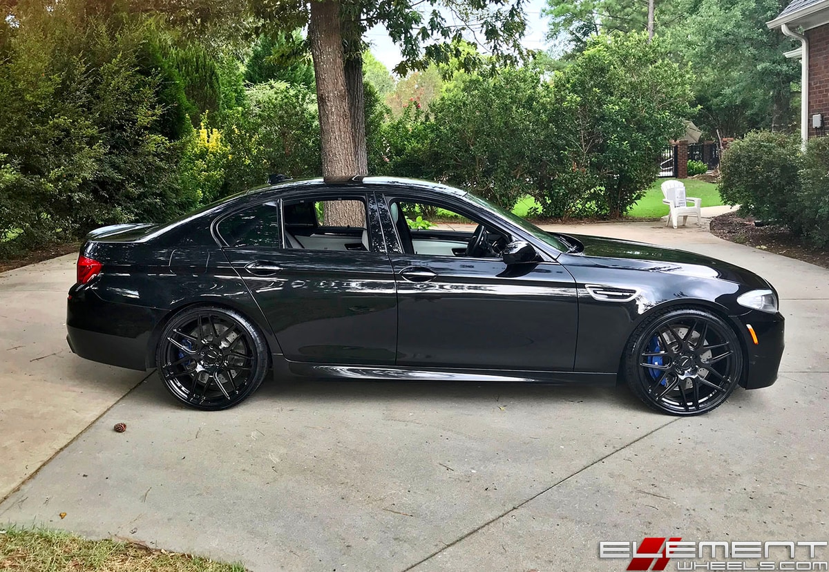 22 inch Staggered Ace Alloy Mesh-7 All Gloss Black on a 2013 BMW M5 w/ Specs