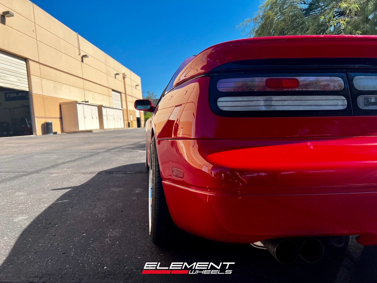Nissan Nissan 300ZX Staggered 18 inch Forged TE37SL Replica on a