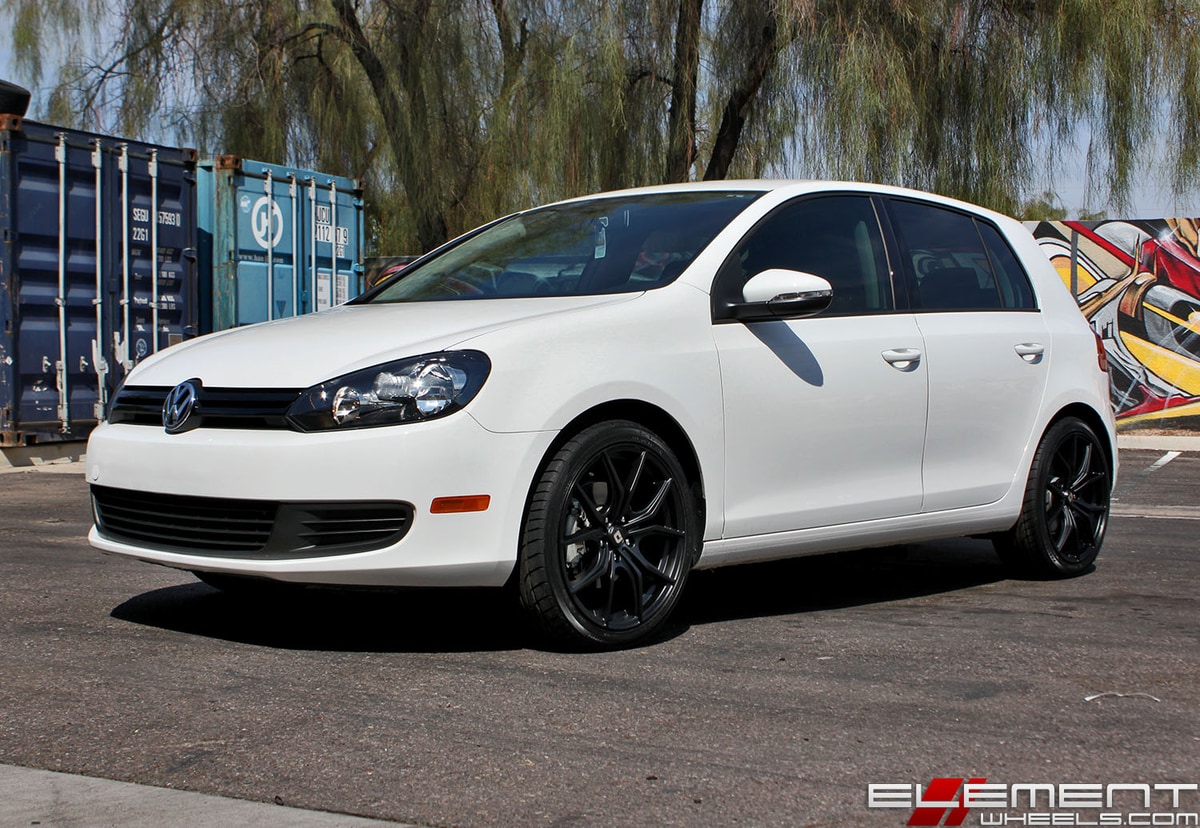 18x8 Drag DR-67 Flat Black on a 2014 VW Golf V w/ Specs