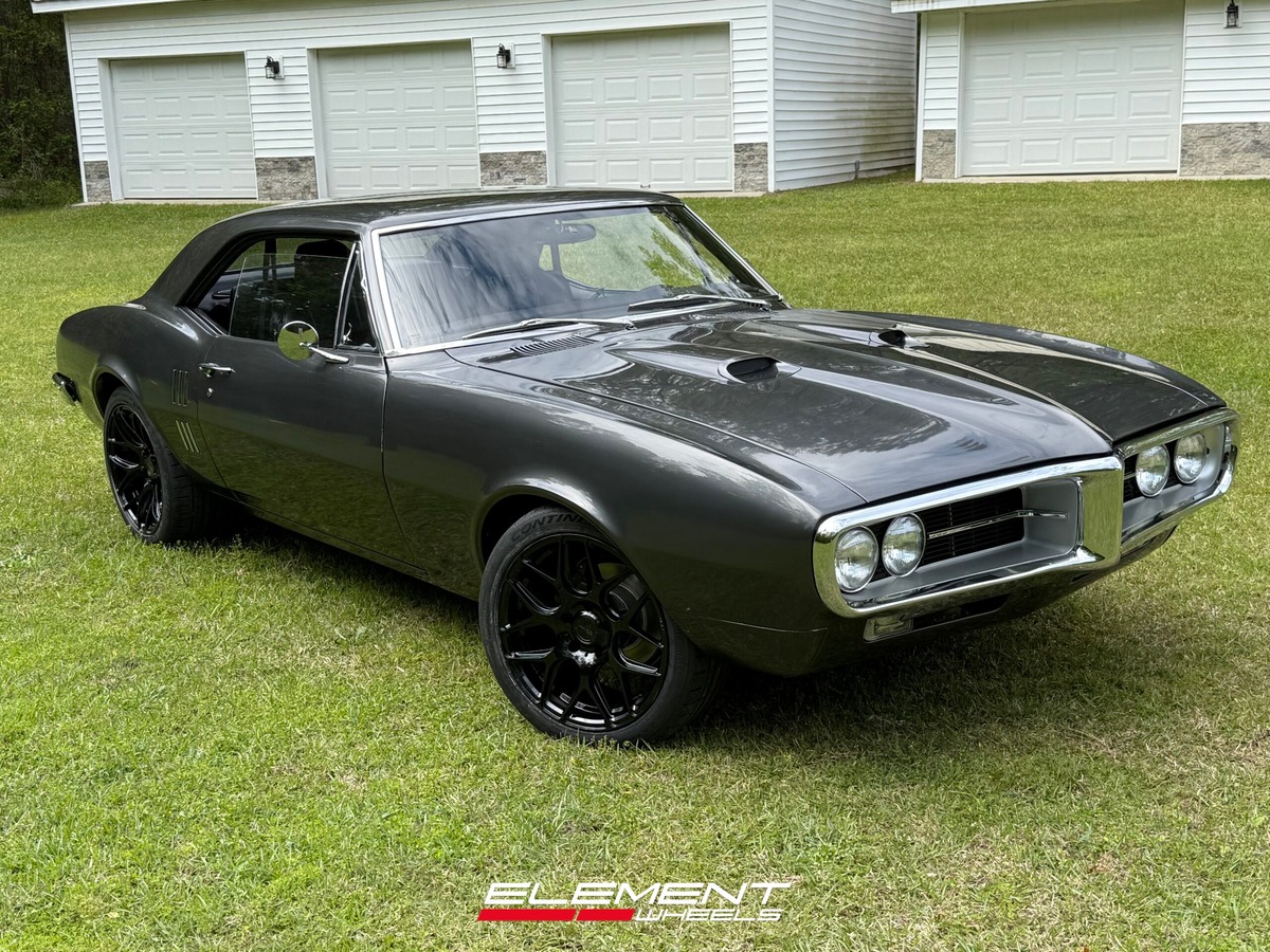 Staggered 18 inch MRR FS01 in Gloss Black on an 1967 Pontiac Firebird