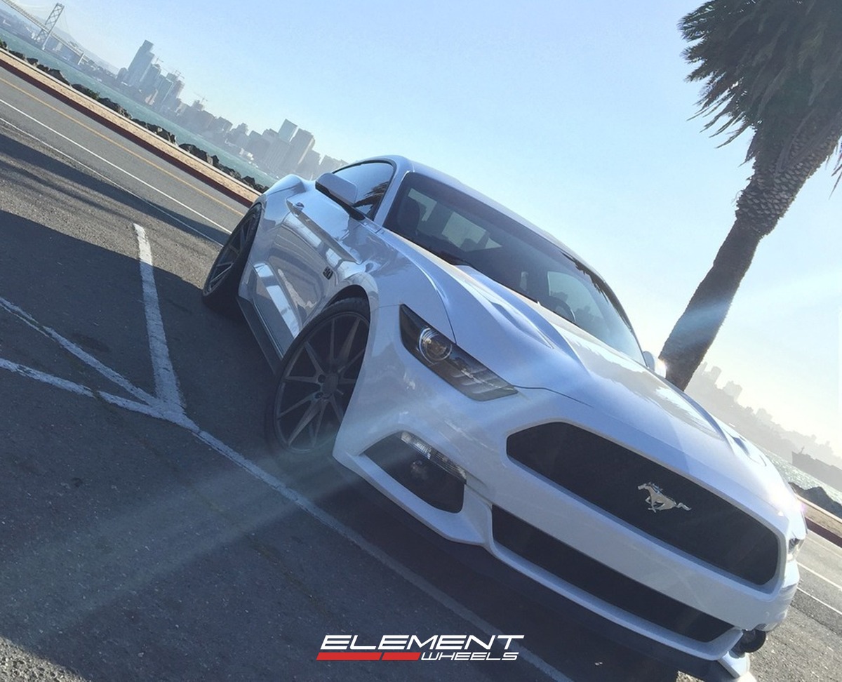 20 inch Staggered Vossen VFS1 Matte Graphite (Flow Formed) on 2015 Ford Mustang GT w/ Specs
