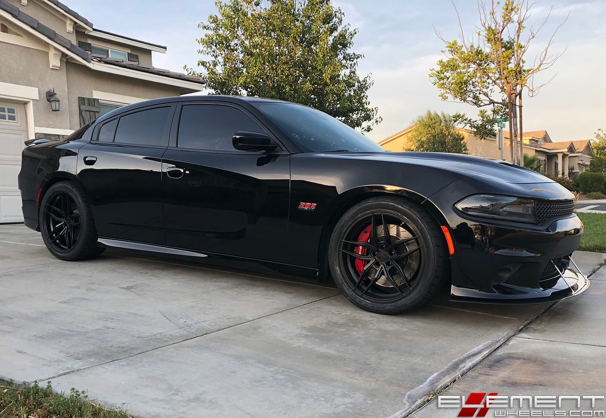 20 inch Staggered Ferrada Forge-8 FR5 Matte Black (Rotary Forged) on a 2016 Dodge Charger SRT w/ Specs