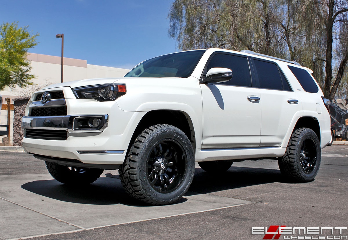 20x10 Fuel Off-Road Sledge Matte Black w/ Gloss Black Lip on a 2016 Toyota 4Runner Limited w/ Specs