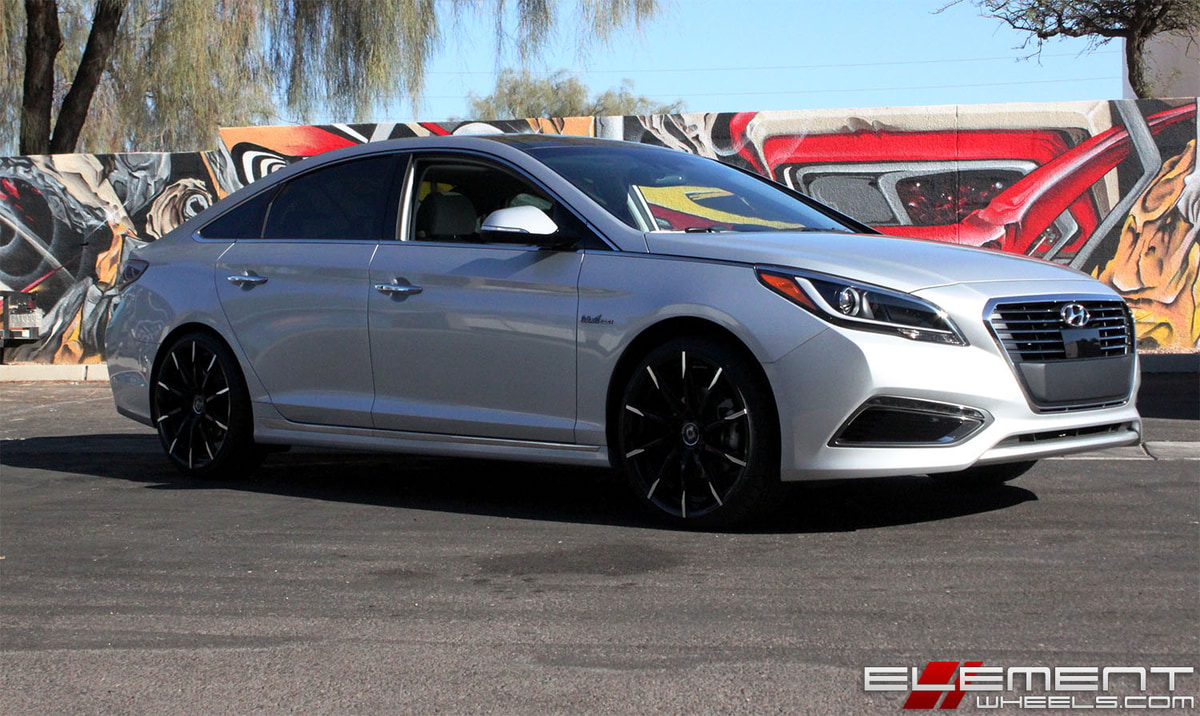 20x8.5 Lexani CSS-15 Gloss Black w/ Machined Tips on a 2017 Hyundai Sonata w/ Specs
