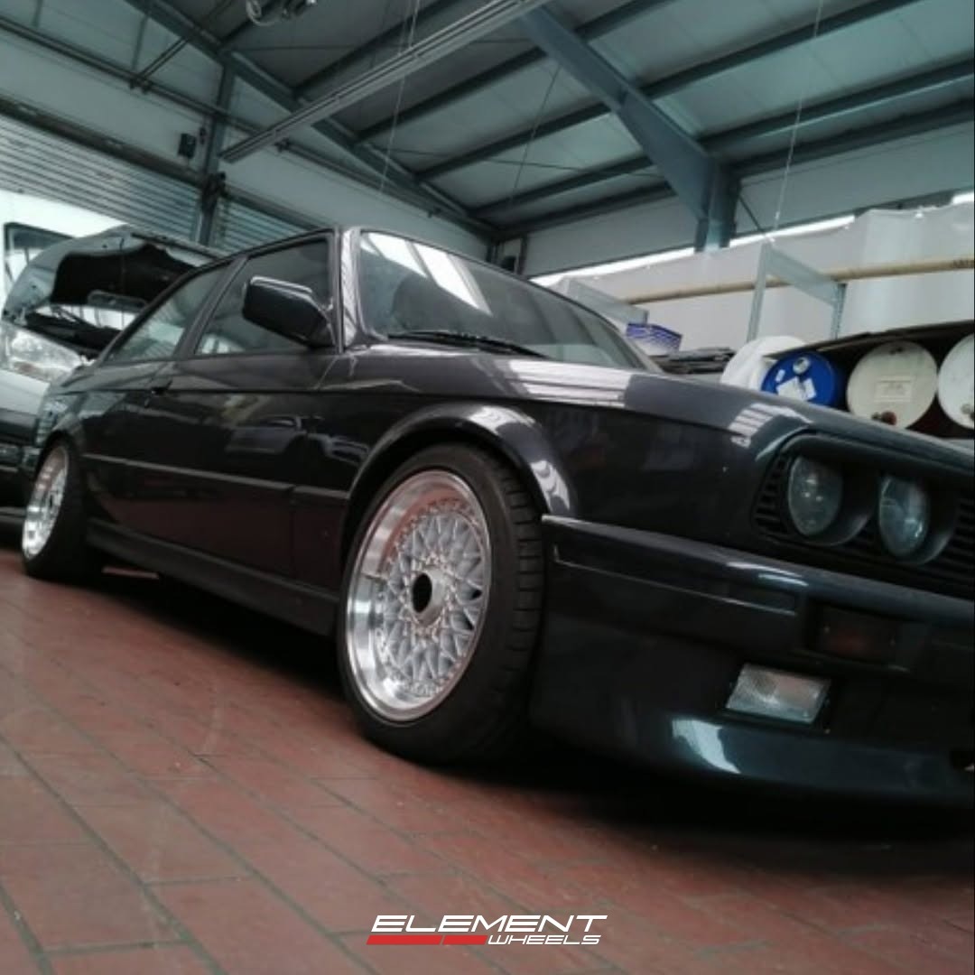 16x7 | 16x8 Staggered on 1984-1991 BMW 3 Series