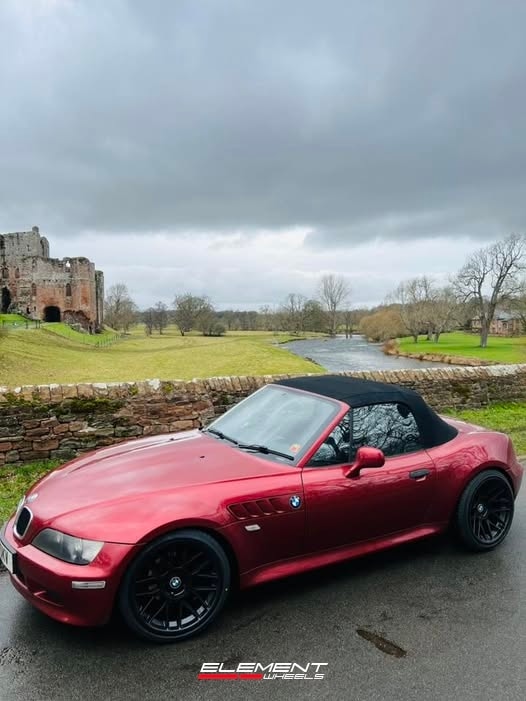 18x8.5 | 18x10 Staggered on 1996-2002 BMW Z3