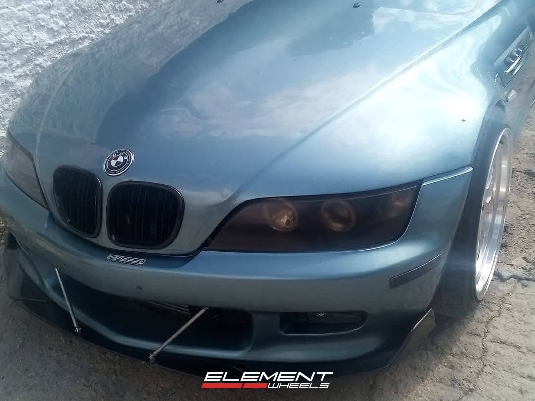 19x9.5 | 19x11 Staggered on 1996-2002 BMW Z3