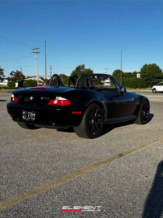 18x8.5 | 18x9.5 Staggered on 1996-2002 BMW Z3