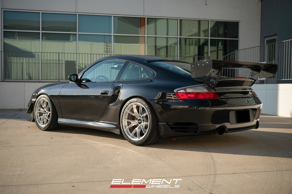18x9 | 18x12 Staggered on 1999-2004 Porsche 911 Carrera 996 4S/Turbo