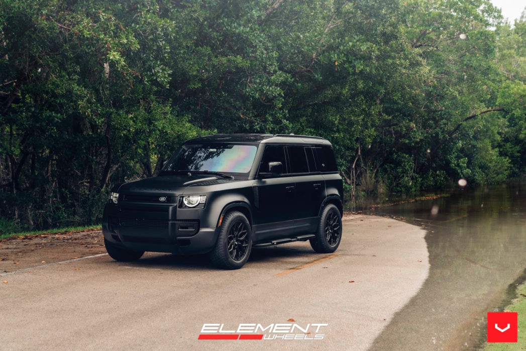 20 inch Vossen HF-2 Gloss Black on a 2022 Land Rover Defender