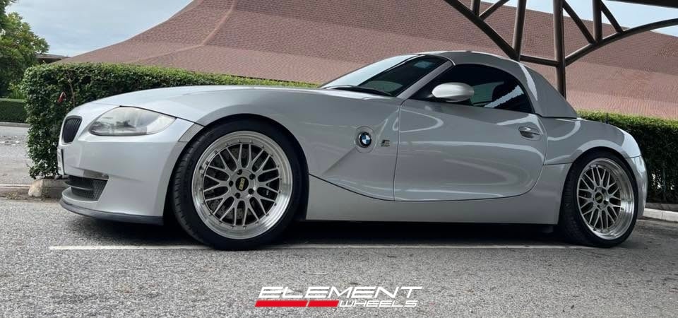 19x8.5 | 19x9.5 Staggered on 2002-2008 BMW Z4