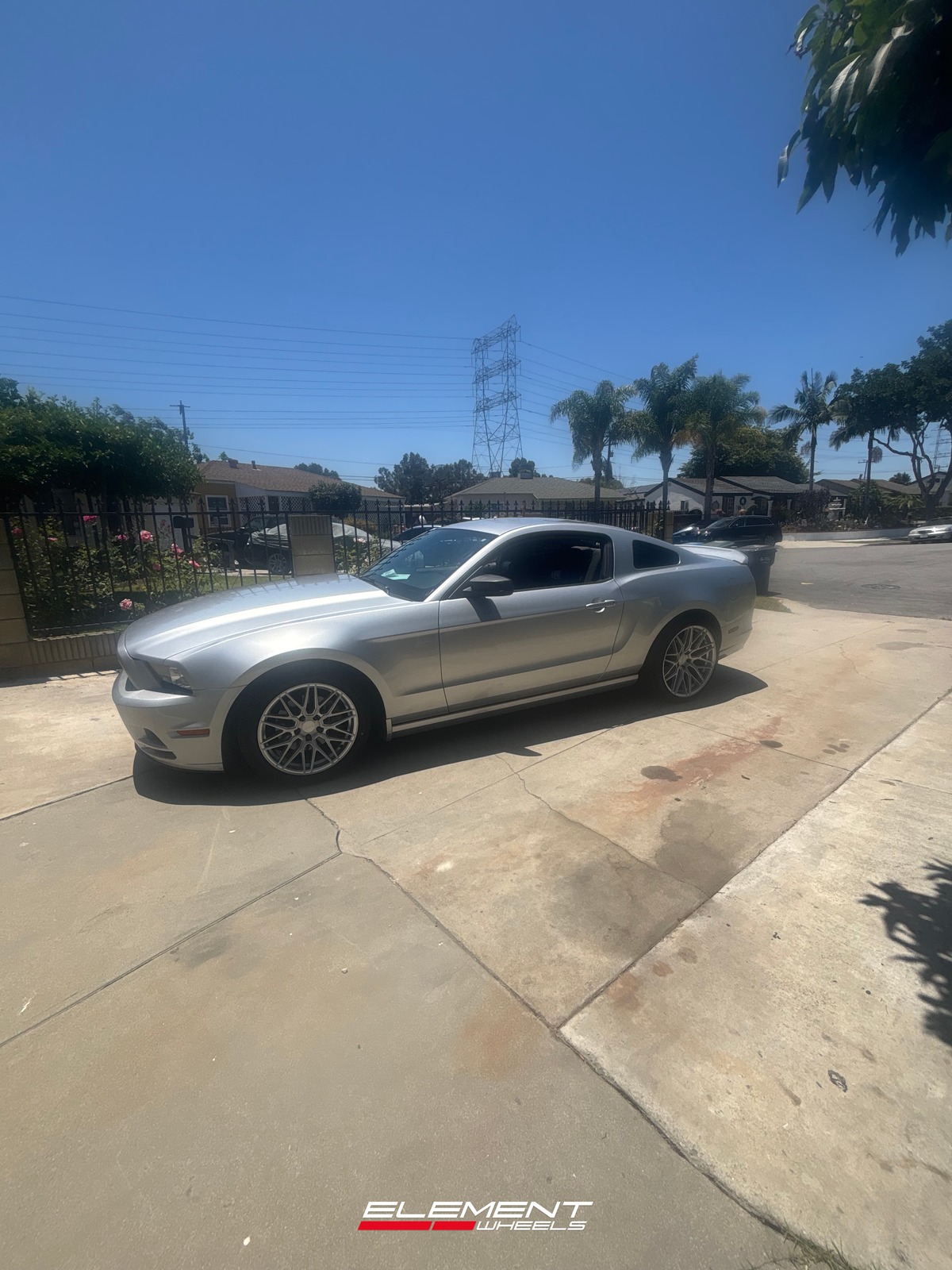 18x8.5 | 20x10 Staggered F1R F103 Brushed Silver on 2005-2014 Ford Mustang