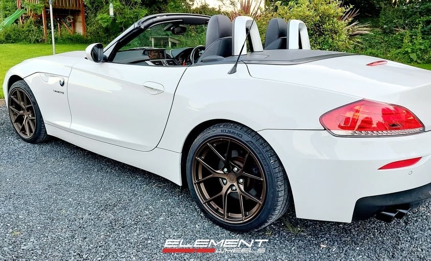 18x8.5 | 18x9.5 Staggered on 2006-2008 BMW Z4M