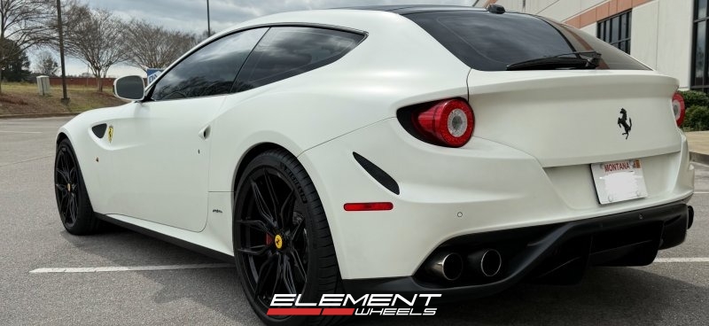 21x9 | 22x11 Staggered on 2011-2017 Ferrari FF
