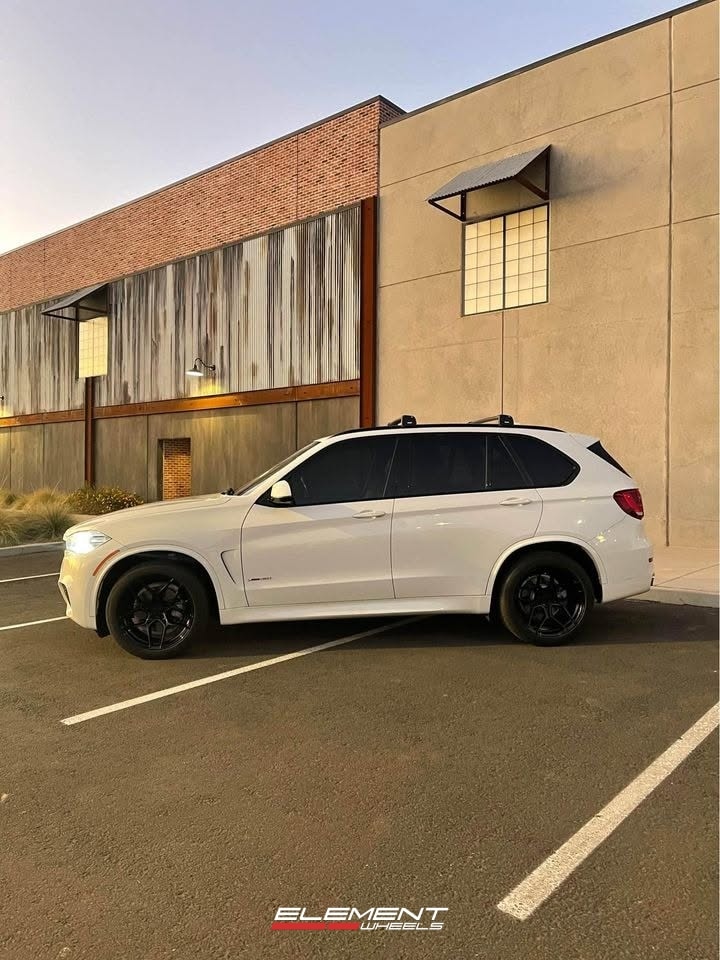 20x10 | 20x11 Staggered Rohana RFX11 on 2014-2018 BMW X5