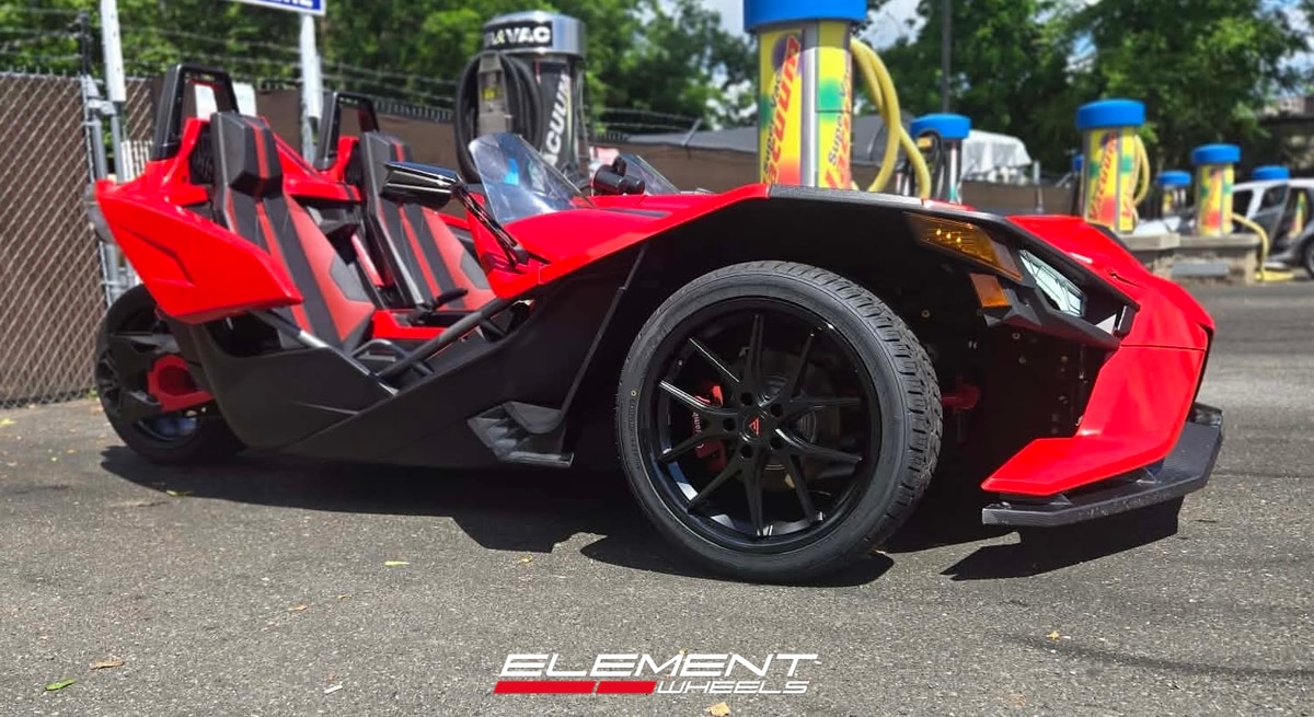 19x8.5 | 20x10.5 Staggered Ferrada FR2 Matte Black w/ Gloss Black Lip on 2014-2025 Polaris Slingshot