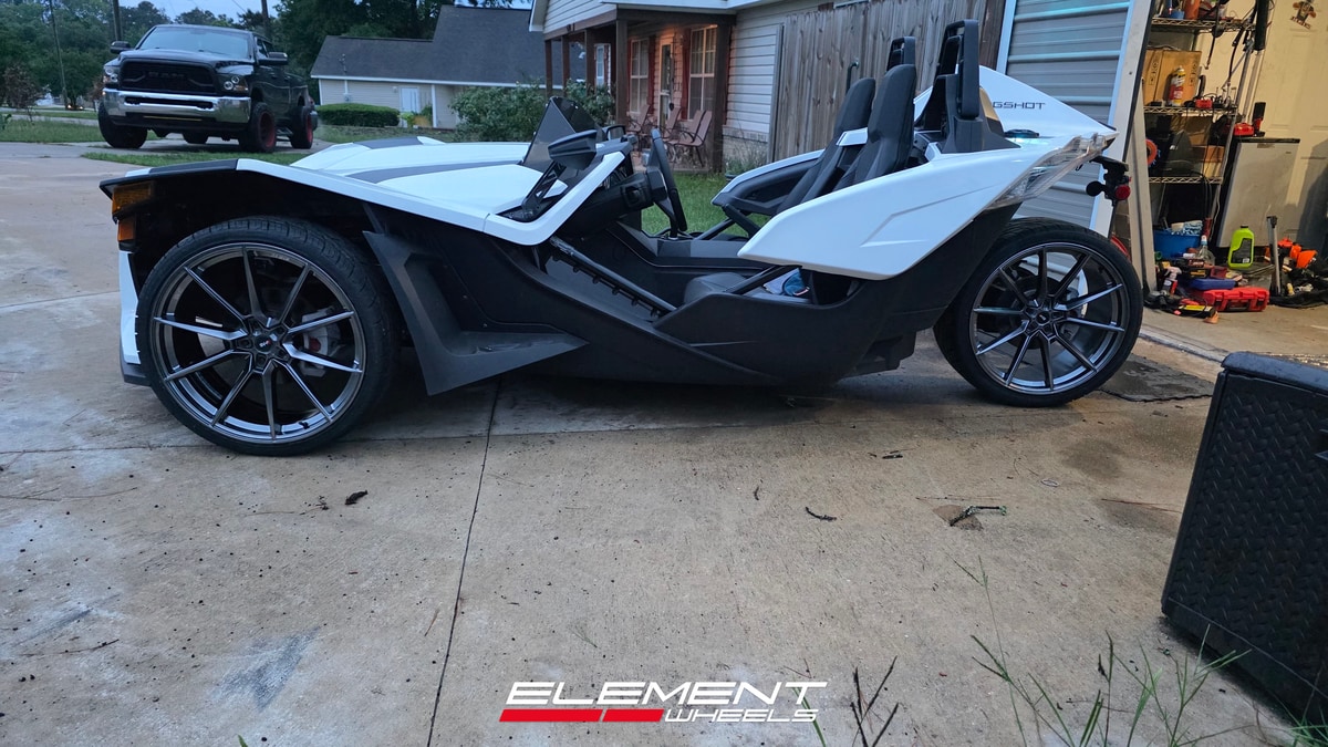 22x9 | 22x11 Staggered Savini SV-F4 Gloss Graphite (Flow Form) on 2014-2025 Polaris Slingshot