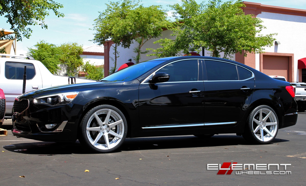 20 Inch Staggered Silver/Machined Vertini Cadenza on Kia Cadenza w/ specs