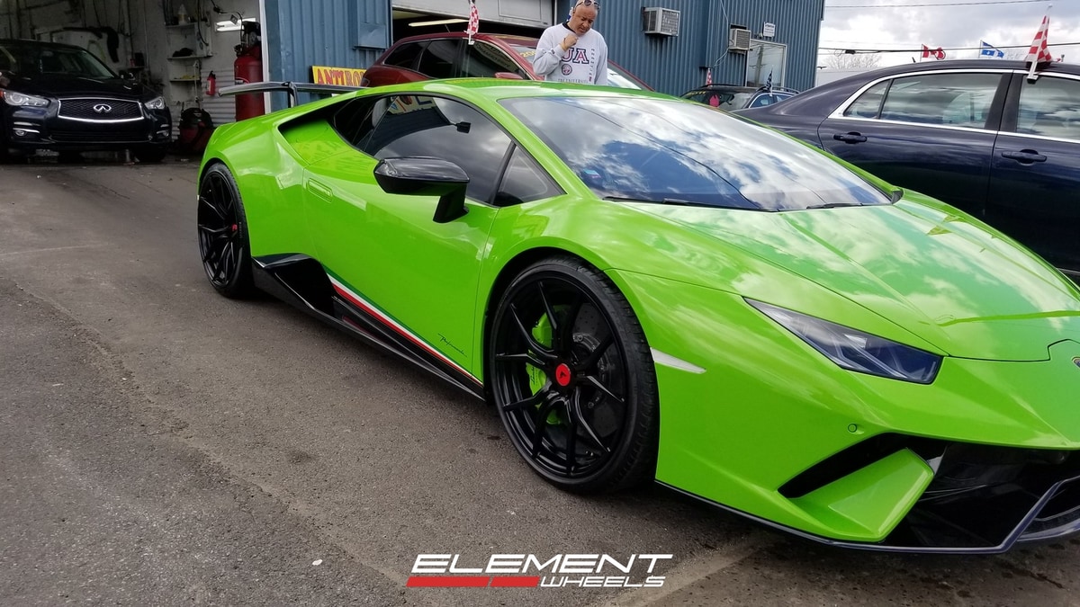 20x9 | 21x12 Staggered on 2015-2019 Lamborghini Huracan