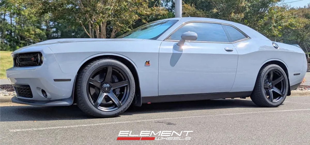 20x9.5 on 2015-2025 Dodge Challenger RWD