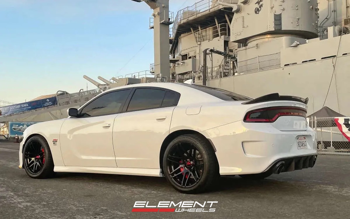 20x9.5 | 20x11 Staggered Forgestar F14 Gloss Black (Flow Formed) on 2015-2025 Dodge Charger RWD