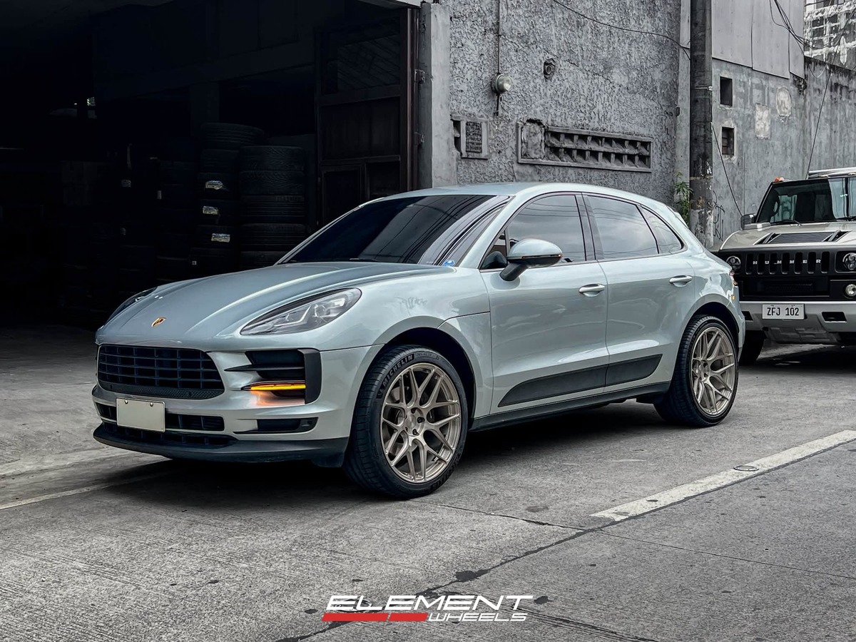21x9.5 | 21x10.5 Staggered on 2015-2025 Porsche Macan