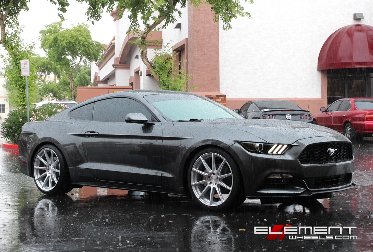 20 inch Staggered Niche Essen Wheels on 2015 Ford Mustang w/ Specs