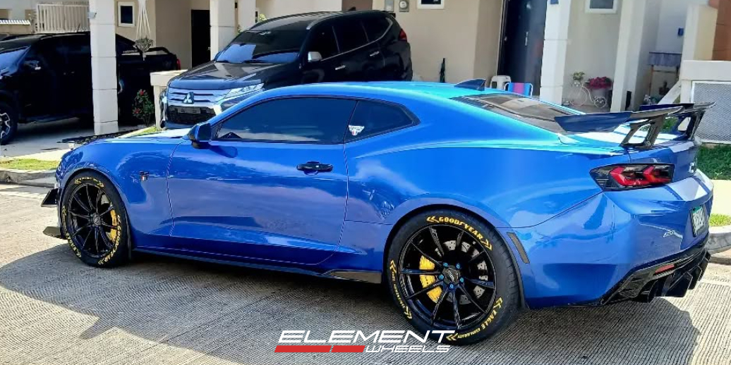 20x9 | 20x10.5 Staggered Ace Alloy AFF05 Gloss Piano Black (Flow Formed) on 2016-2025 Chevrolet Camaro