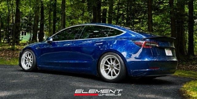 19x9.5 Aodhan DS07 Silver w/ Machined Face on 2017-2025 Tesla Model 3