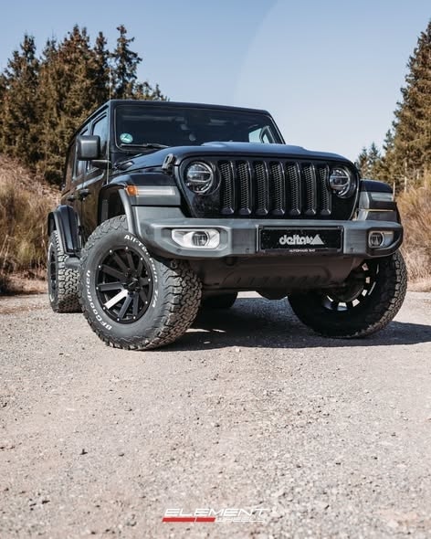 18x9 | 18x9 Staggered on 2018-2025 Jeep Wrangler JL