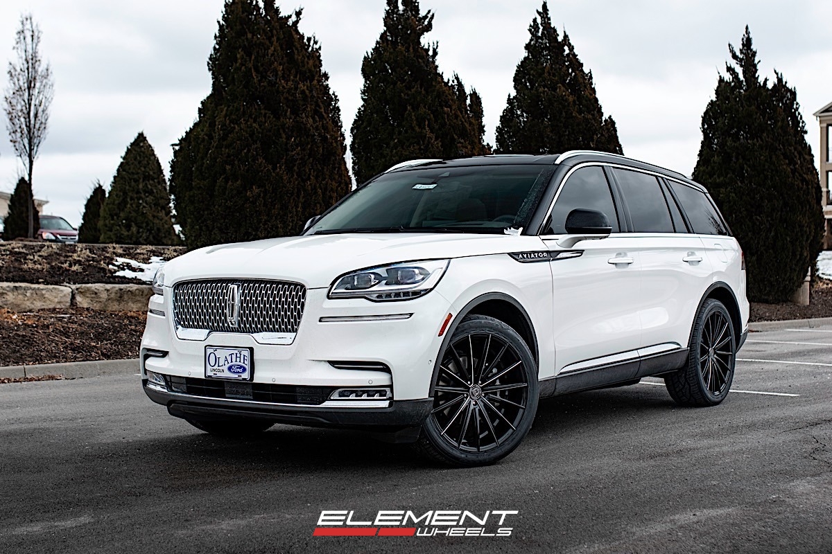 22x9 Lexani Pegasus on 2020-2023 Lincoln Aviator