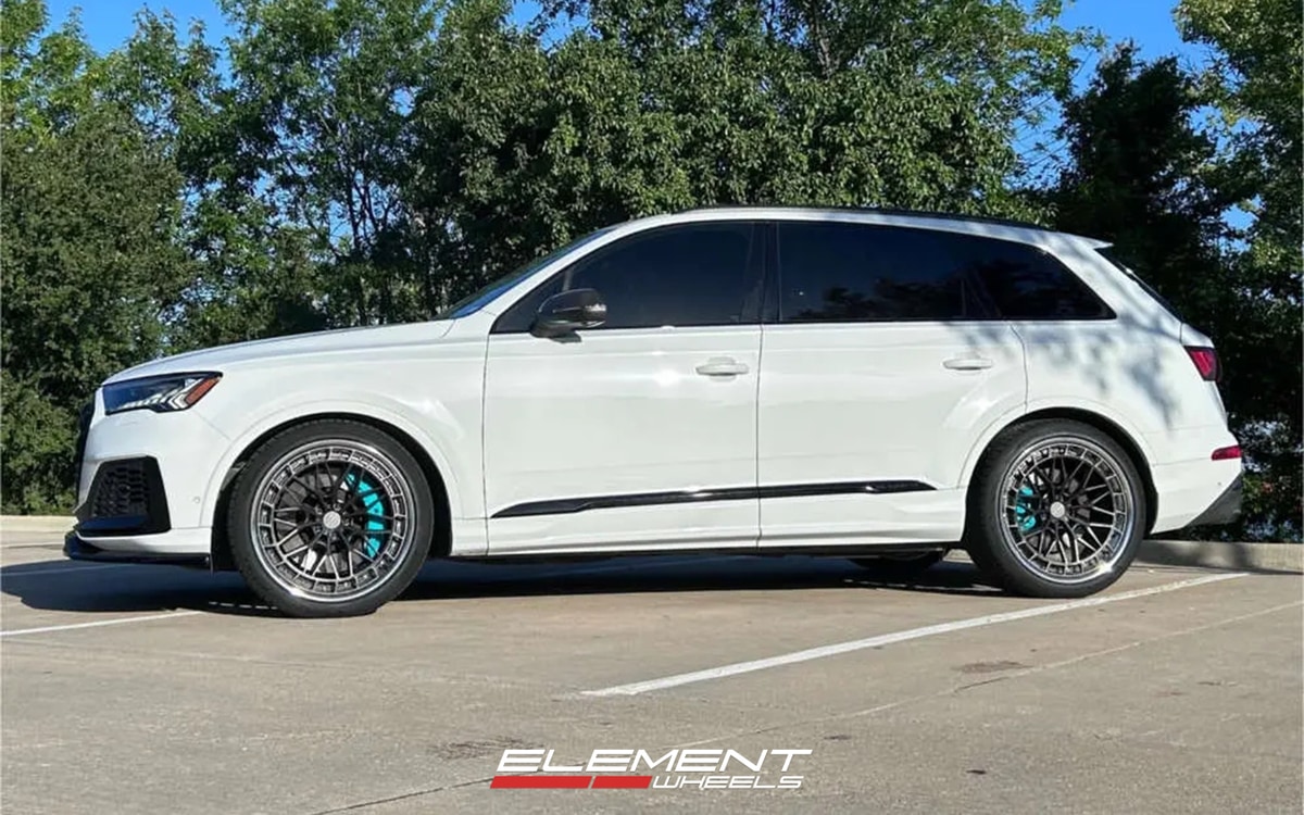 22x10.5 on 2020-2025 Audi SQ7