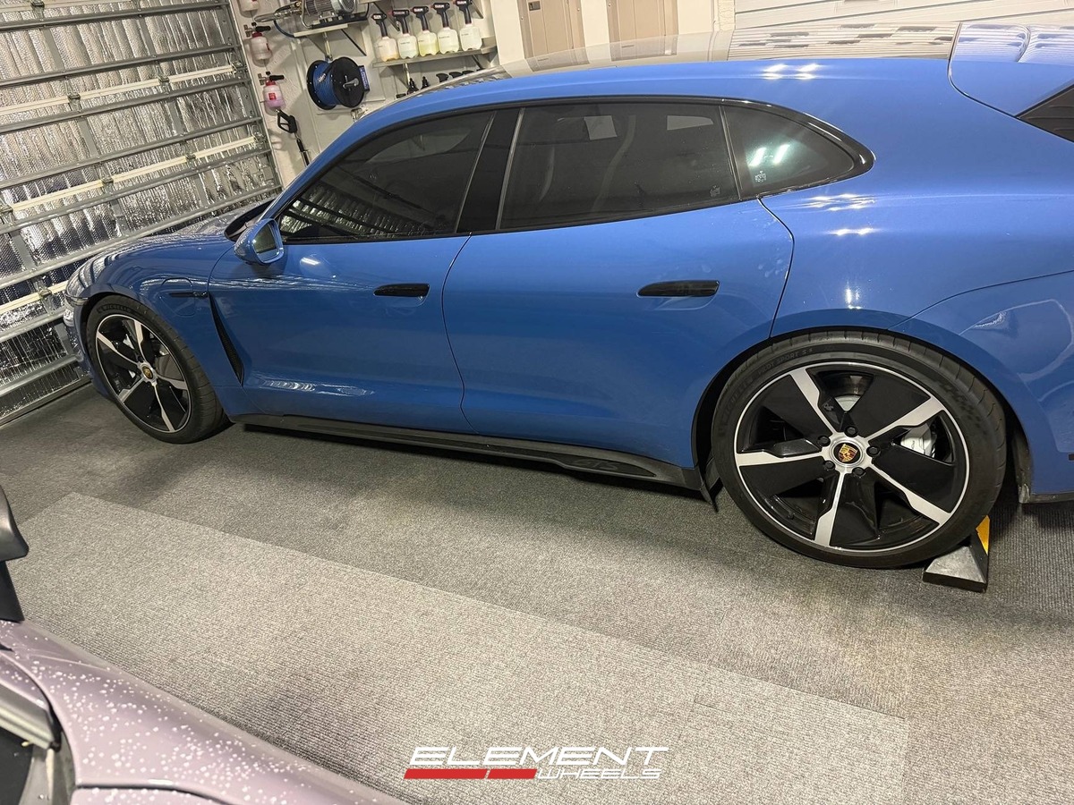 21x9.5 | 21x11.5 Staggered on 2020-2025 Porsche Taycan