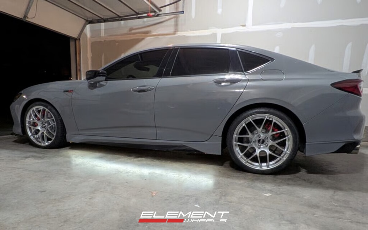 20x9 VMR V710FF Hyper Silver (Flow Formed) on 2021-2025 Acura TLX