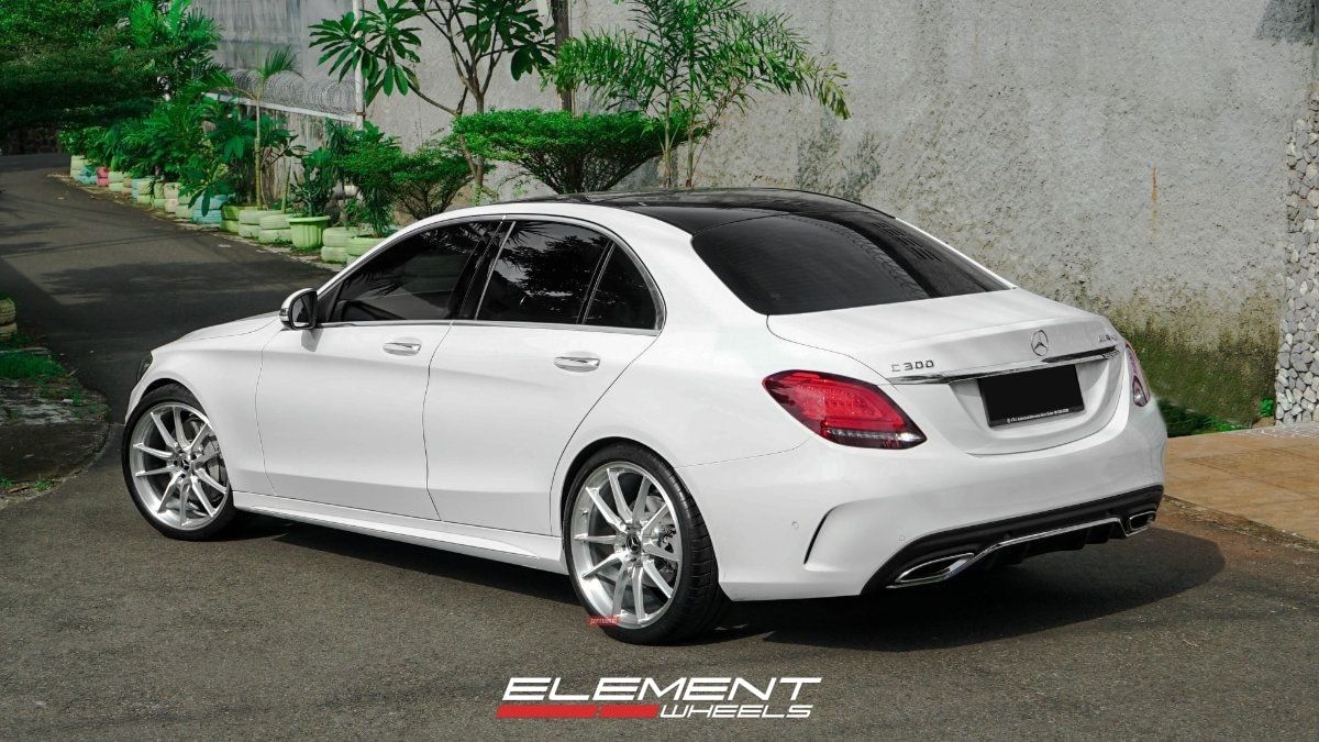 20x8.5 | 20x9.5 Staggered on 2022-2025 Mercedes Benz C Class Sedan