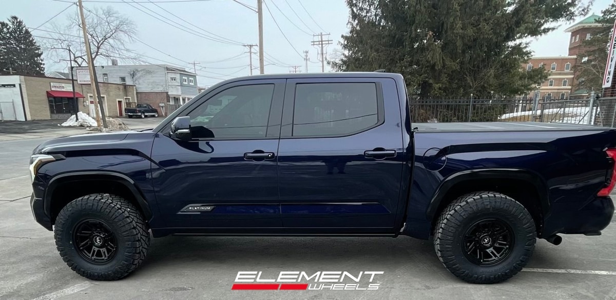 17x9 | 17x9 Staggered on 2022-2025 Toyota Tundra