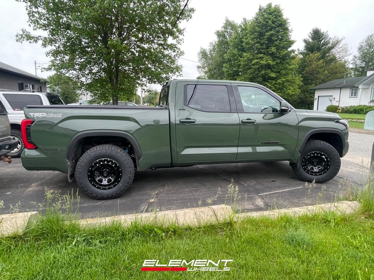 18x9 | 18x9 Staggered on 2022-2025 Toyota Tundra