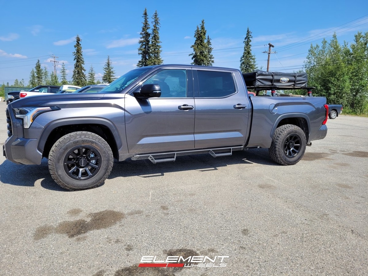 18x9 | 18x9 Staggered on 2022-2025 Toyota Tundra