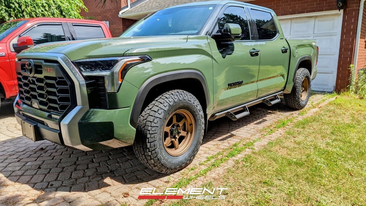 17x9 | 17x9 Staggered on 2022-2025 Toyota Tundra