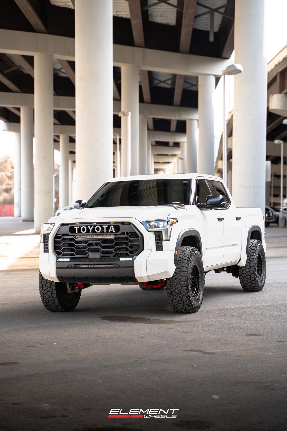 18x9 Fuel Off-Road Rincon Beadlock Blackout FC125 on 2022-2025 Toyota Tundra