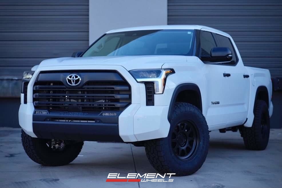 18x9 | 18x9 Staggered Method Race MR316 on 2022-2025 Toyota Tundra