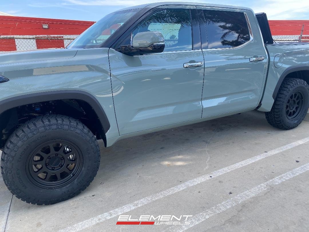 18x9 | 18x9 Staggered Method Race MR316 on 2022-2025 Toyota Tundra