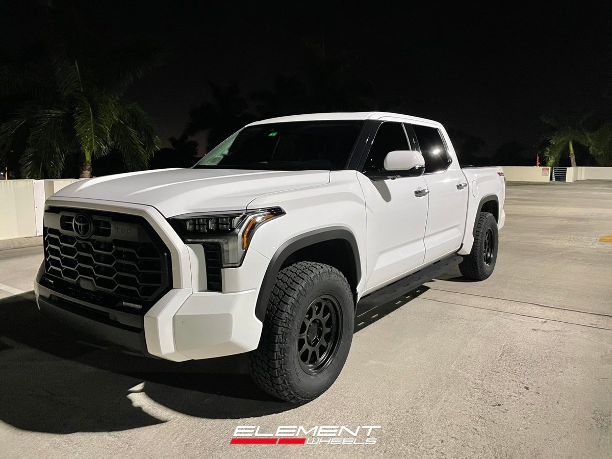 18x9 | 18x9 Staggered Method Race MR316 Gloss Black on 2022-2025 Toyota Tundra