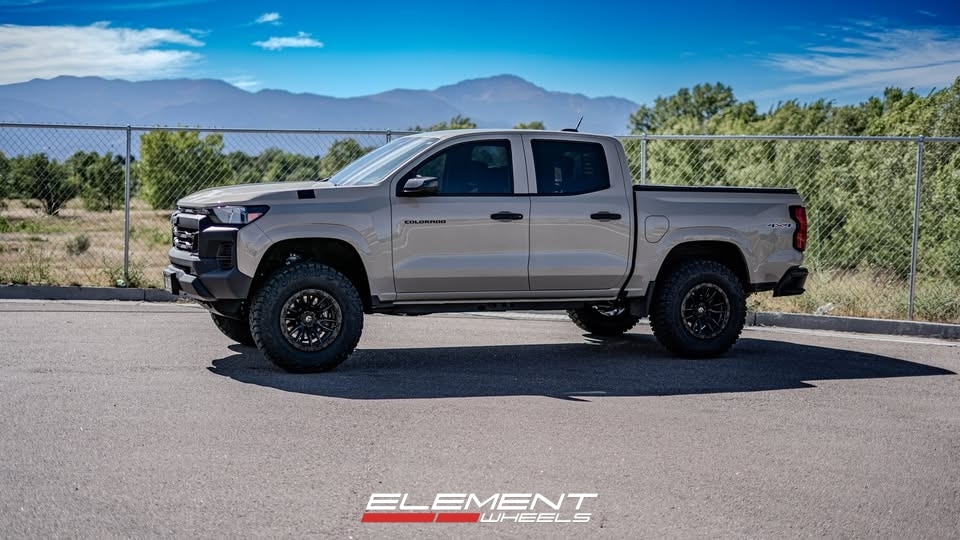 17x9 Fuel Off-Road Rebel Matte Black D679 on 2023-2025 Chevrolet Colorado