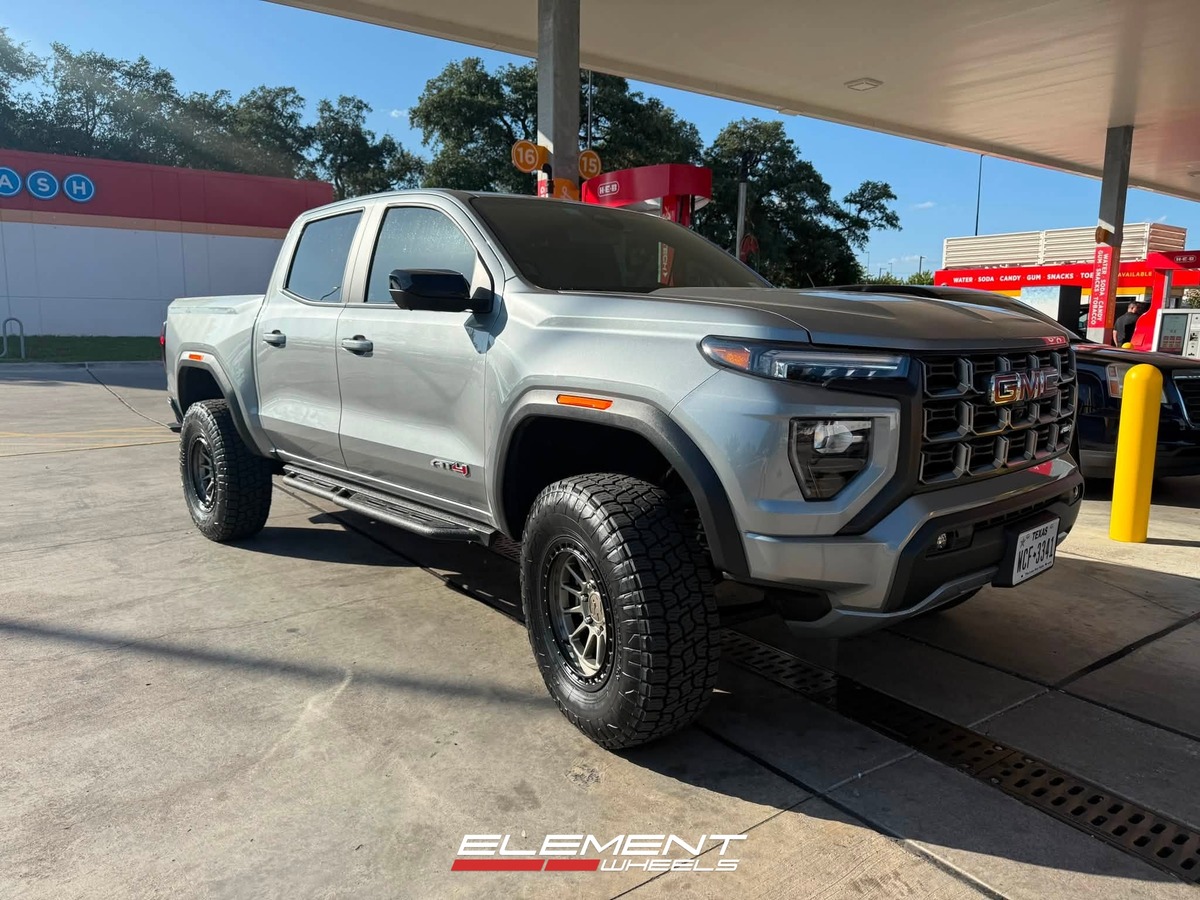 17x8.5 | 17x8.5 Staggered Fifteen52 Off-Road Range HD on 2023-2025 GMC Canyon